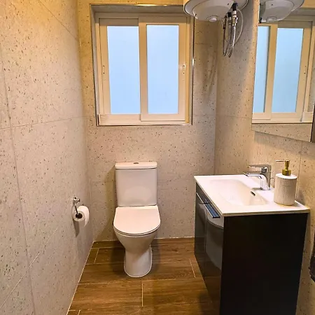 Apartament New 3br Apt-ac-wi-fi-kitchen 4 Mins Away From Airport Gudja